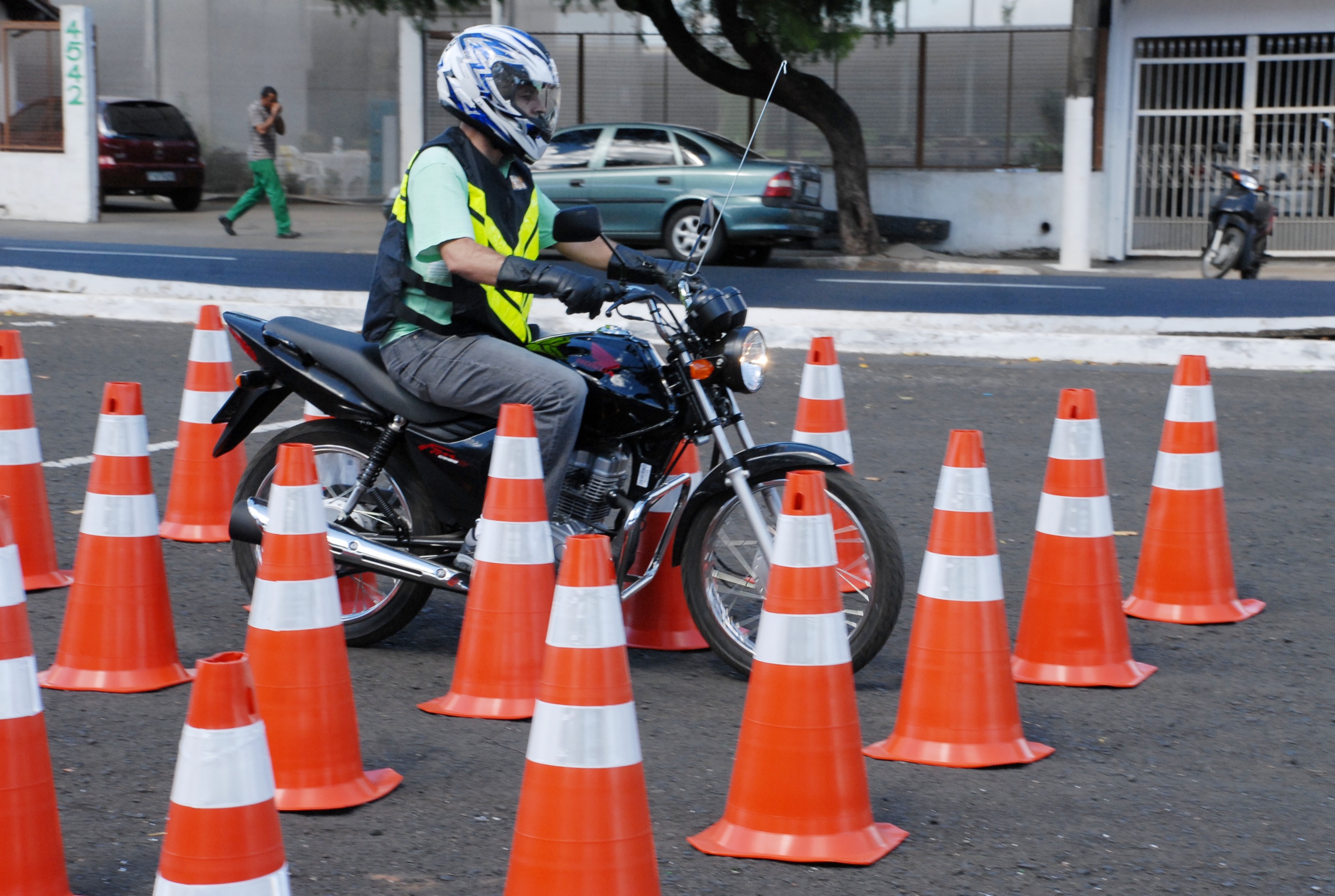 Nosso colaboradores so treinados para lhe fornecer o melhor servio de no Prado Velho em Curitiba